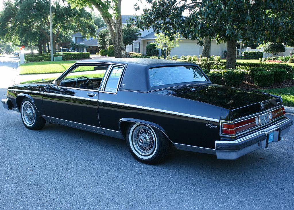 83 Buick Park Avenue black064_zpspeo4vsbg.jpg Photo by classicsllc6